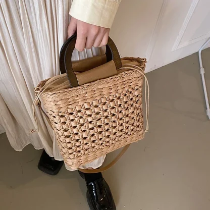 Fashionable Beach Tote Bag - Image 4