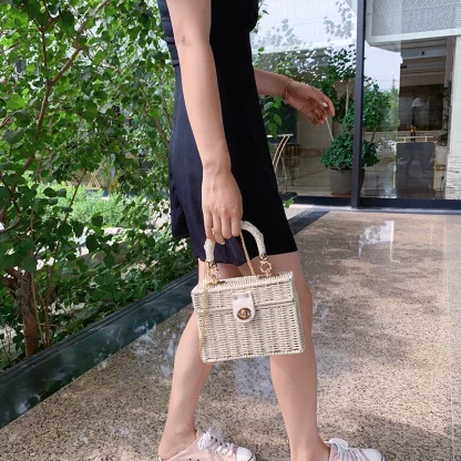 Chic Cube Style Beach Bag - Image 6