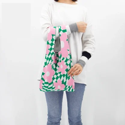 Tri-Color Flower Plaid Beach Tote Bag - Image 3