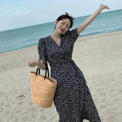 Big Trendy Straw Beach Bag - Image 3