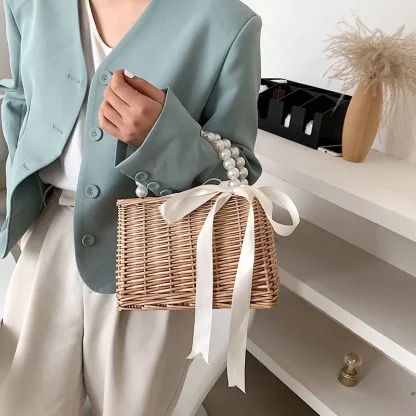 Fashionable Small Straw Shoulder Beach Bag - Image 4
