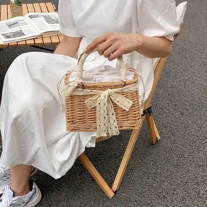 Fashionable Small Straw Shoulder Beach Bag - Image 6