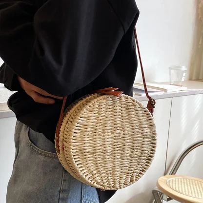 Small Circular Crossbody Beach Bag - Image 2