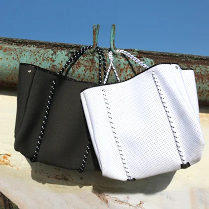 Luxurious Shoulder Crossbody Beach Bag - Image 4