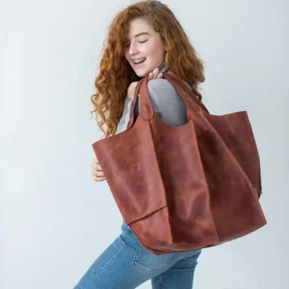 Vintage-Like Leatherette Beach Tote Bag - Image 3