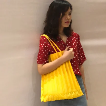 Simple Portable Shoulder Foldable Beach Bag - Image 2