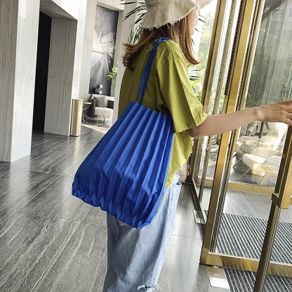 Simple Portable Shoulder Foldable Beach Bag - Image 5