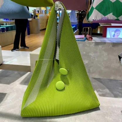 Simple Triangle Contrast Color Beach Bag - Image 4