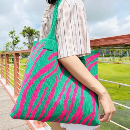 Stylish Stripe Beach Bag - Image 4