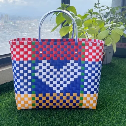 Simple Heart-Shaped Beach Bag - Image 2