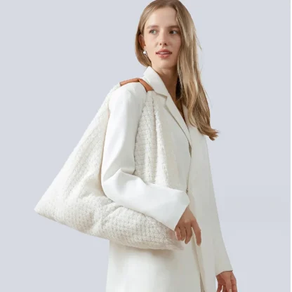 Plush Design Shoulder Beach Bag - Image 4